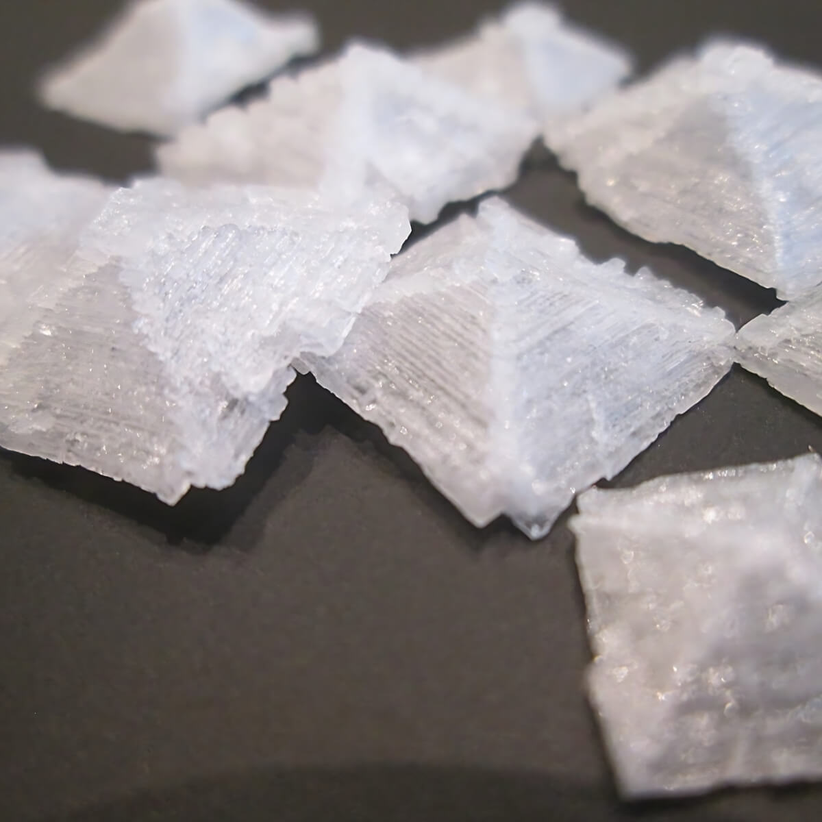 法國金字塔鹽｜庇里牛斯山溫泉鹽 近照